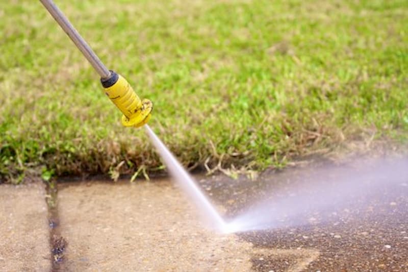 Sidewalk & Driveway Cleaning